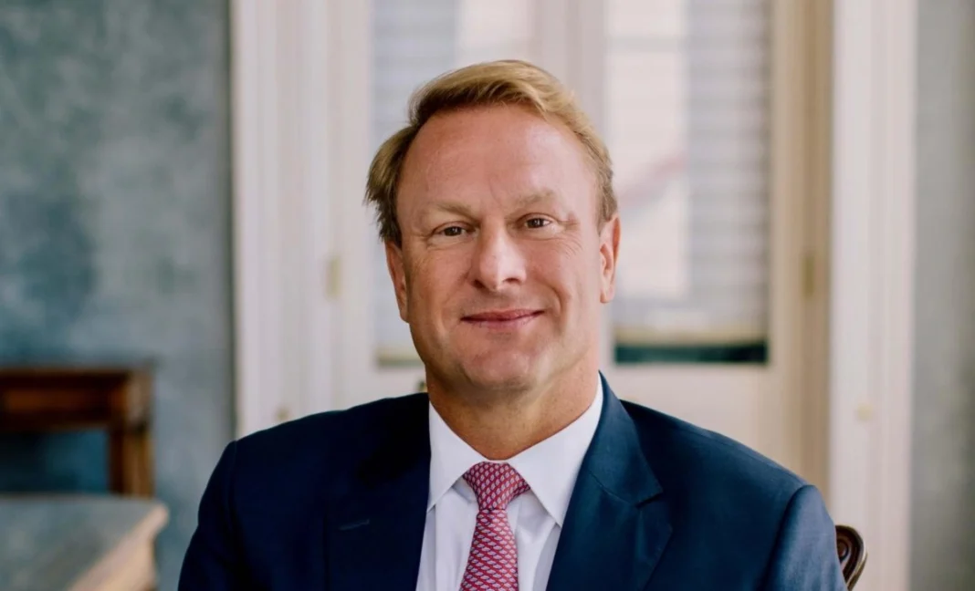 Mullins McLeod is a South Carolina trial lawyer and 2026 governor candidate. Read his full biography, career, and net worth